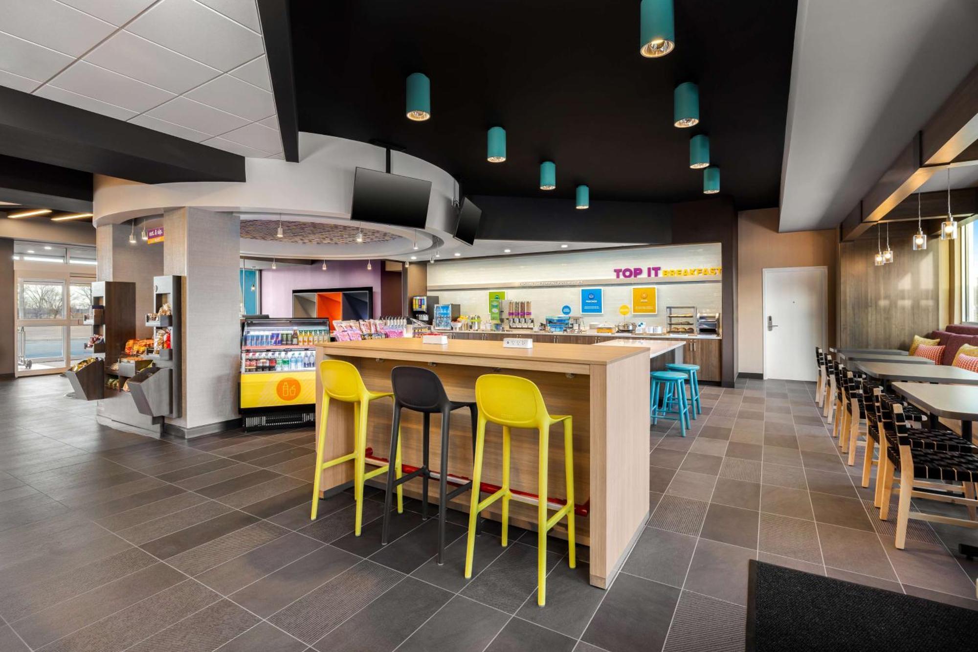 Hotel Tru By Hilton Oshkosh Extérieur photo