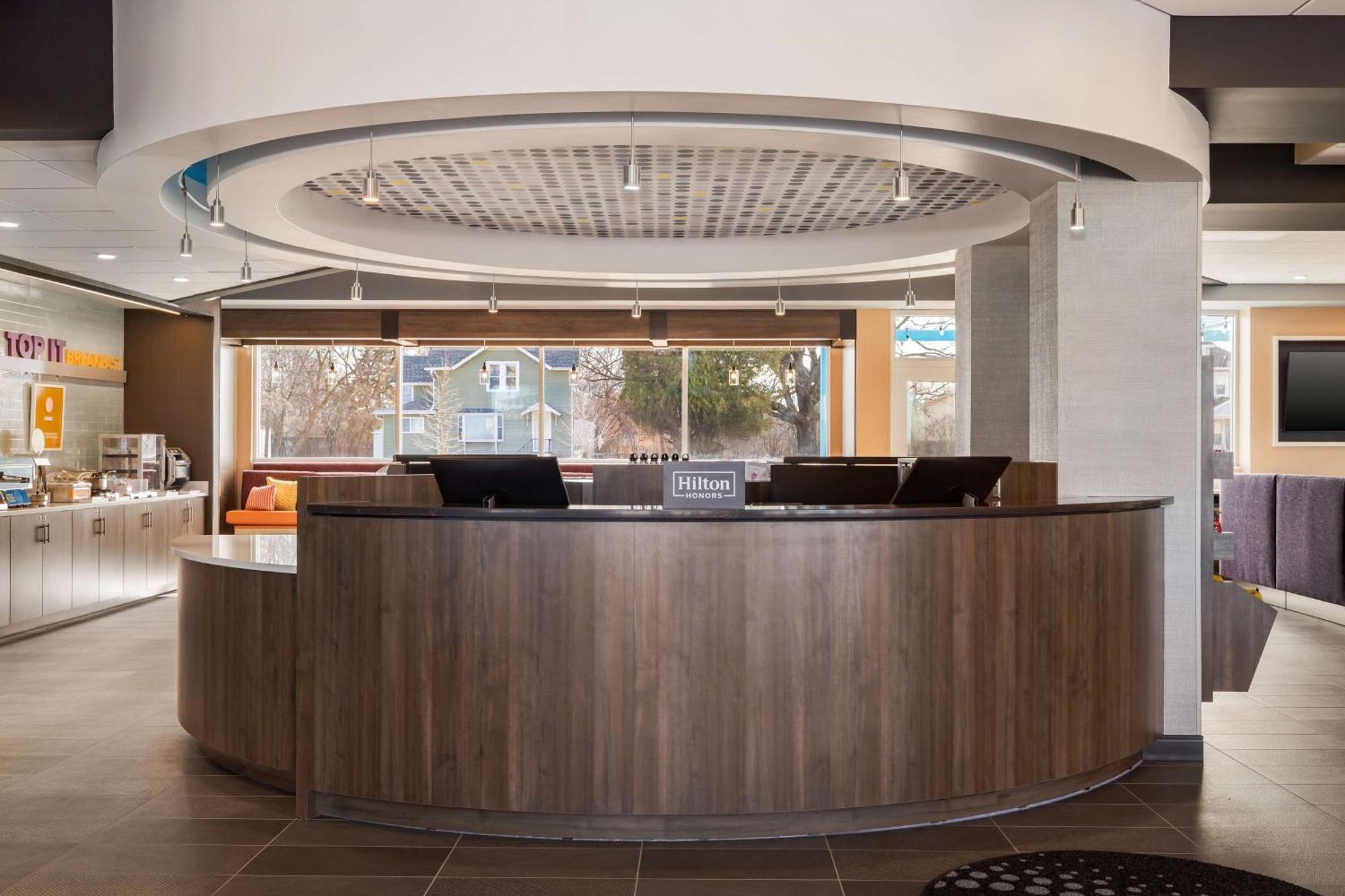 Hotel Tru By Hilton Oshkosh Extérieur photo